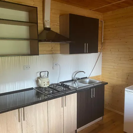 гостинний двір у дядька івана 아파트 *